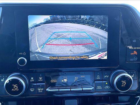 Used 2023 Toyota Highlander XLE image 20