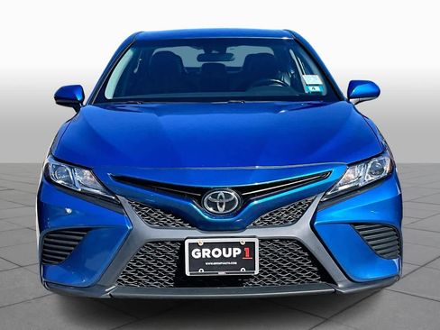 Certified 2020 Toyota Camry SE image 4