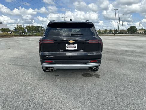 Used 2026 Chevrolet Traverse LT FWD image 13