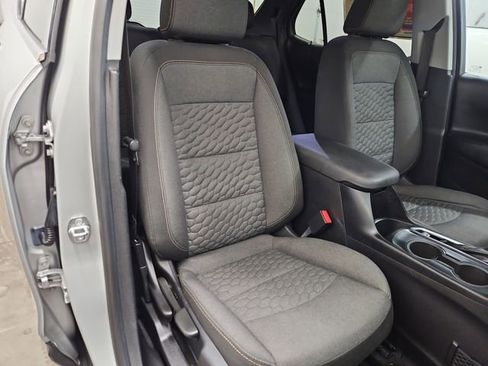 Used 2018 Chevrolet Equinox LT FWD image 36