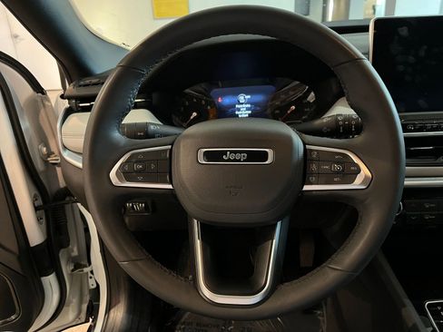 Used 2025 Jeep Compass Limited AWD/4WD image 28