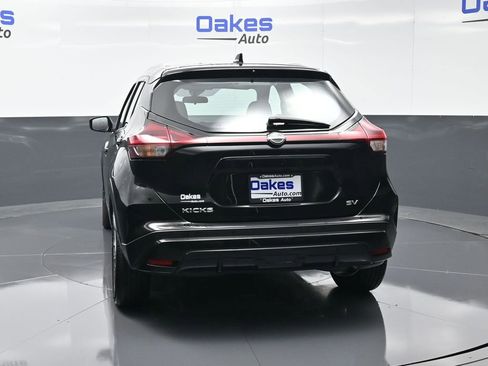 Used 2024 Nissan Kicks SV image 7