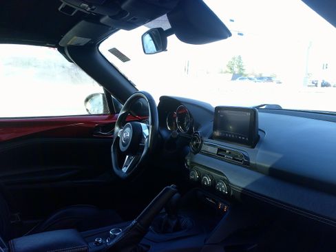 Used 2020 MAZDA MX-5 Miata Club w/ Brembo/BBS Recaro Package image 20