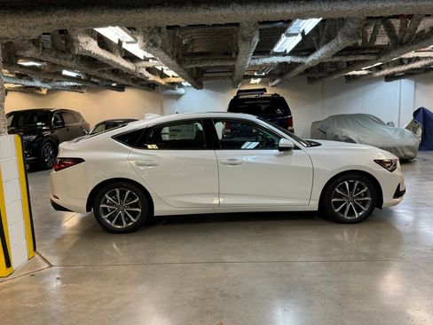 New 2025 Acura Integra image 4