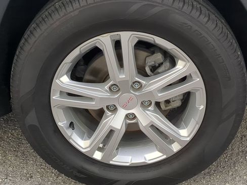 Used 2020 GMC Terrain SLE w/ Driver Convenience Package image 11