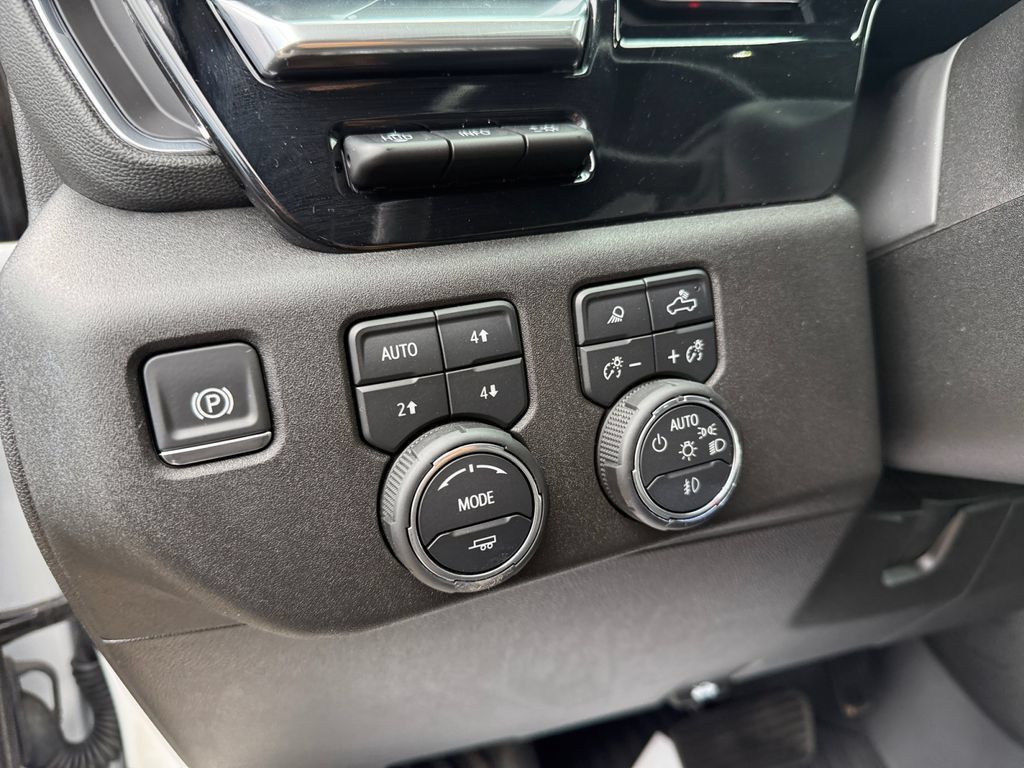 Used 2025 Chevrolet Silverado 2500 LTZ w/ LTZ Plus Package AWD/4WD image 19