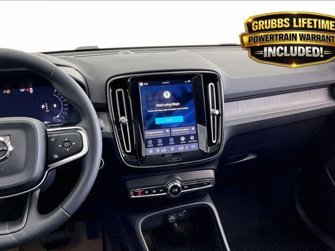 New 2026 Volvo XC40 B4 Core w/ Climate Package FWD image 28