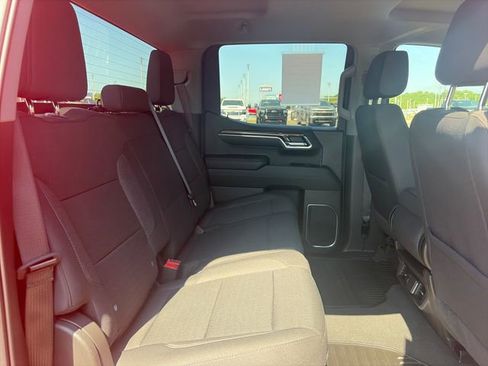 Used 2024 Chevrolet Silverado 1500 LT AWD/4WD image 15