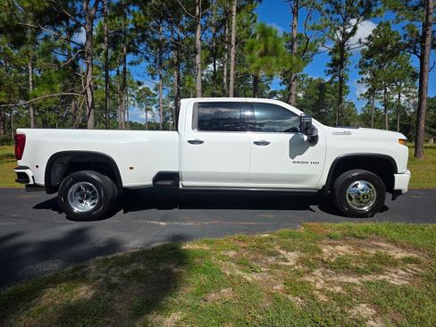 Used 2022 Chevrolet Silverado 3500 High Country w/ Technology Package AWD/4WD image 6