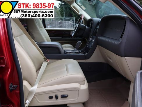Used 2015 Lincoln Navigator 4WD w/ Equipment Group 101A Reserve image 23