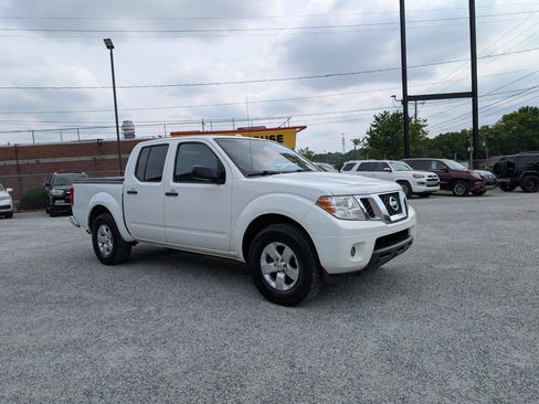 Used 2013 Nissan Frontier SV w/ SV Value Truck Pkg RWD image 3