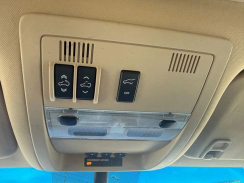 Used 2012 Cadillac Escalade ESV Premium image 30