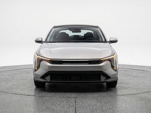 Used 2025 Kia K4 FWD image 2
