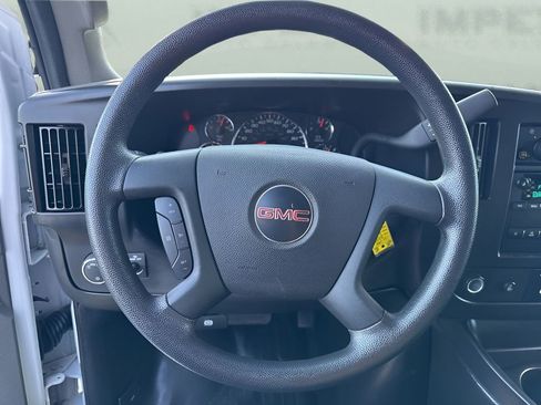 Used 2023 GMC Savana 2500 image 10