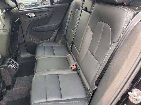 Certified 2026 Volvo XC40 B5 Core w/ Climate Package AWD/4WD image 32