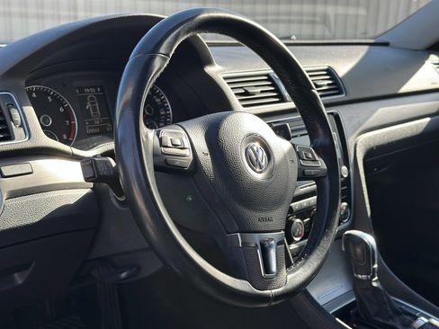 Used 2014 Volkswagen Passat 2.5 SE image 16