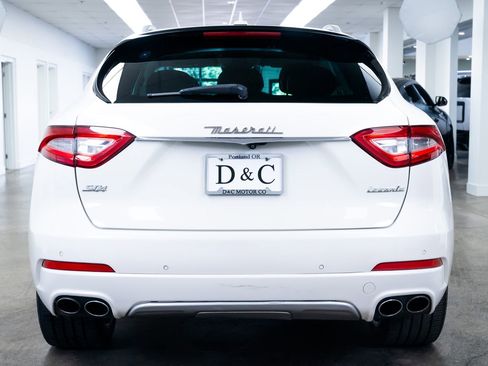Used 2018 Maserati Levante S GranLusso AWD/4WD image 5