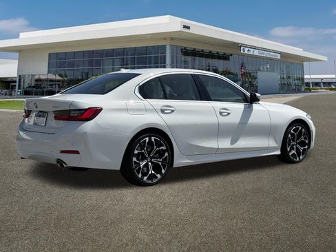 Certified 2025 BMW 330i Sedan RWD image 10