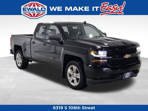 Used 2018 Chevrolet Silverado 1500 Custom w/ Custom Value Package image 1