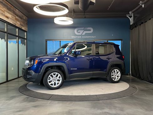 Used 2018 Jeep Renegade Latitude w/ Cold Weather Group image 7