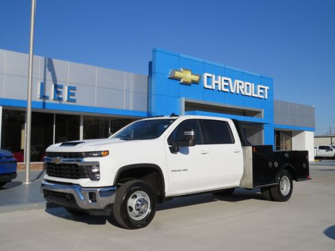 Used 2026 Chevrolet Silverado 3500 LT w/ Convenience Package AWD/4WD image 1