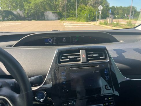 Certified 2016 Toyota Prius Two FWD image 12