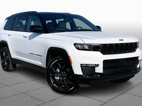 Used 2025 Jeep Grand Cherokee L Limited image 3