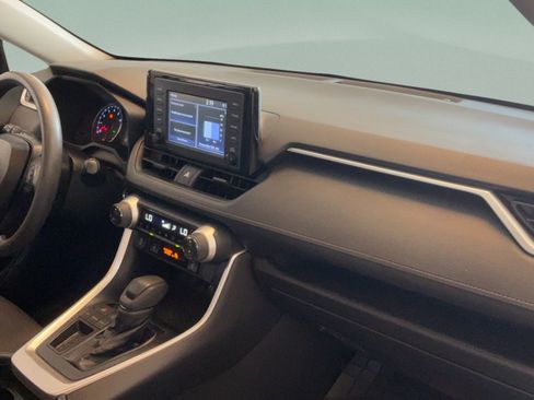 Used 2019 Toyota RAV4 XLE w/ Convenience Package FWD image 34