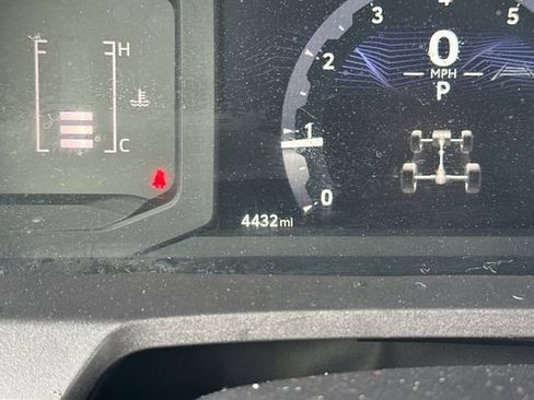 Used 2025 Toyota Tacoma SR5 image 28