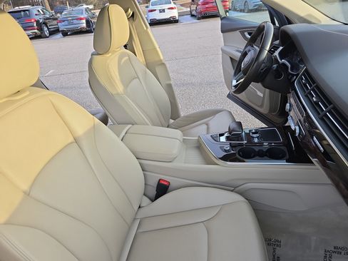 Used 2018 Audi Q7 3.0T Premium Plus w/ Premium Plus Package image 10