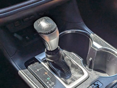 Used 2017 Toyota Highlander Limited image 22