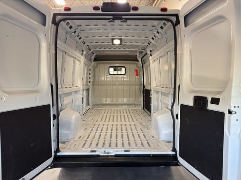 Used 2025 RAM ProMaster 3500 w/ Convenience Group FWD image 16
