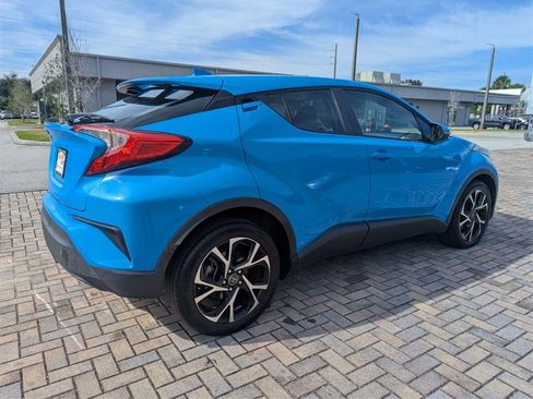 Certified 2019 Toyota C-HR XLE image 11