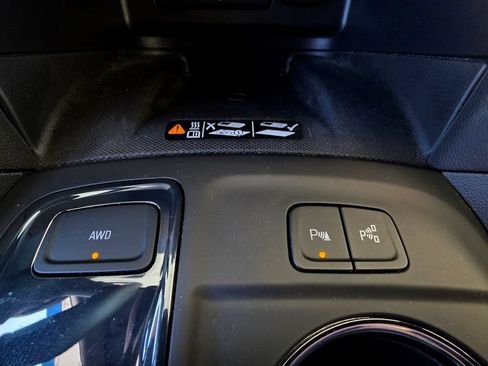 Used 2024 Chevrolet Equinox Premier AWD/4WD image 54
