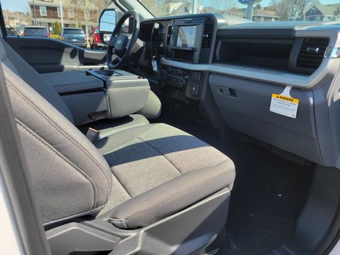 New 2026 Ford F250 4x4 Regular Cab Super Duty image 9