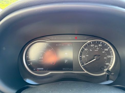 Used 2019 Nissan Kicks SR w/ SR Premium Package FWD image 14