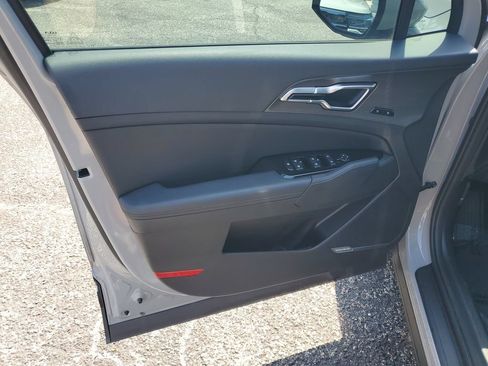Used 2025 Kia Sportage SX FWD image 9