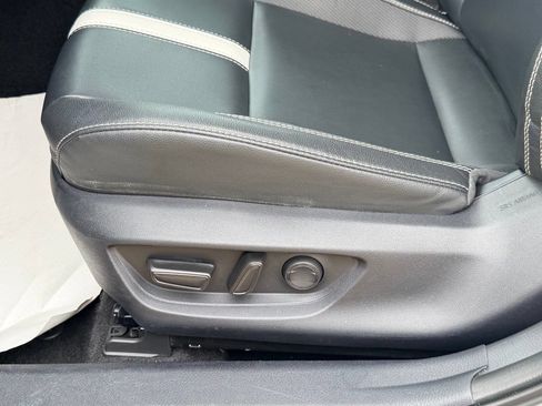 Used 2025 Toyota Camry SE FWD image 10