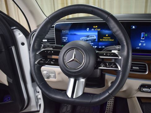 Used 2025 Mercedes-Benz GLS 450 4MATIC image 27