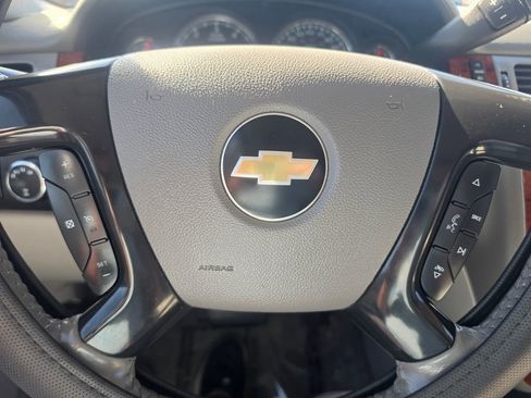 Used 2009 Chevrolet Suburban LT AWD/4WD image 19