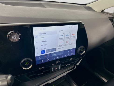 Used 2024 Lexus NX 250 FWD image 19