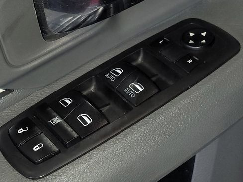 Used 2019 RAM 1500 Classic SLT RWD image 27