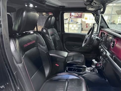 Used 2023 Jeep Gladiator Rubicon w/ Cold Weather Group image 14