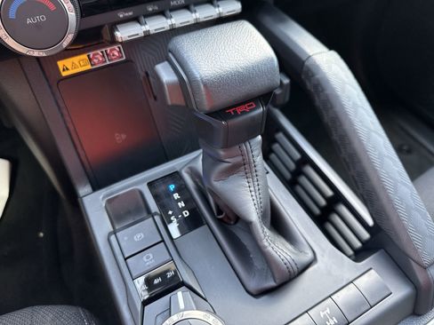 Certified 2025 Toyota 4Runner TRD Off-Road AWD/4WD image 21