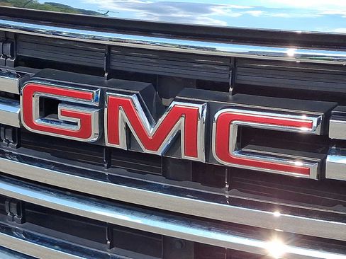 Used 2023 GMC Acadia SLE w/ Driver Convenience Package AWD/4WD image 31