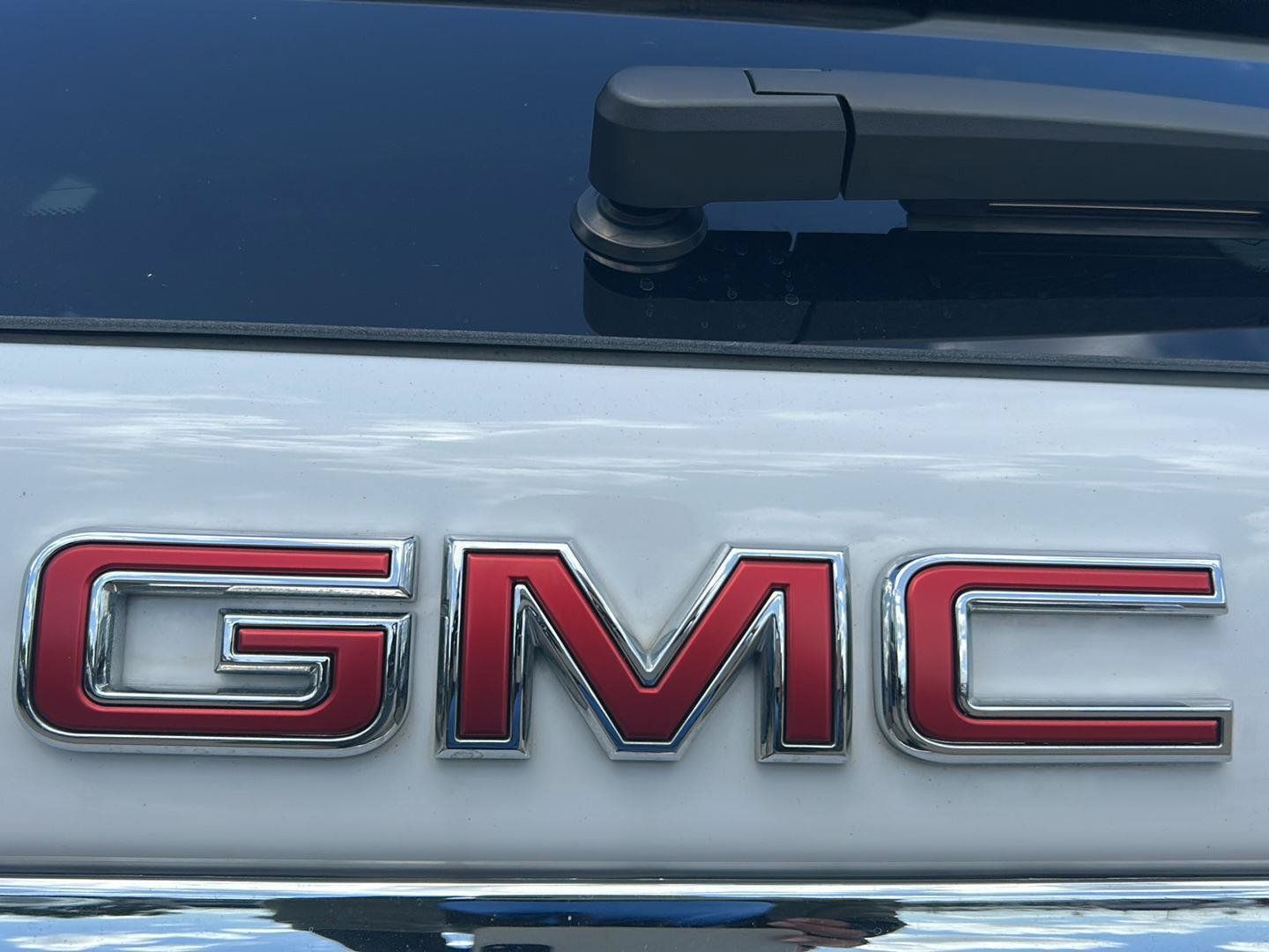 Used 2023 GMC Terrain SLT w/ Tech Package FWD image 29