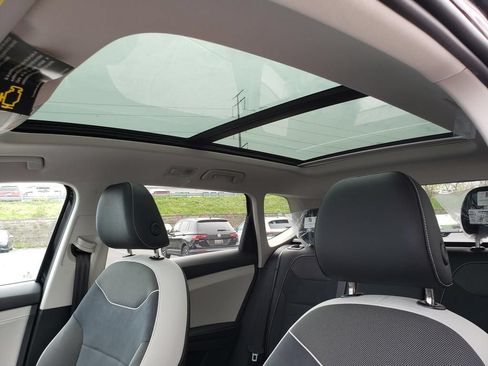 New 2026 Volkswagen Taos SE AWD/4WD image 7
