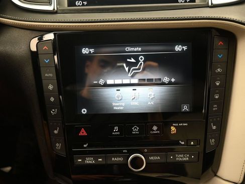 Used 2025 INFINITI QX55 Essential AWD/4WD image 16