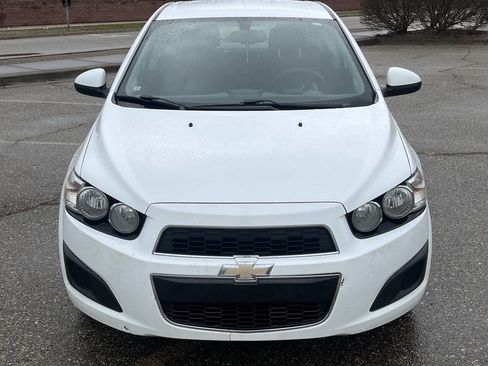 Used 2016 Chevrolet Sonic LT image 2