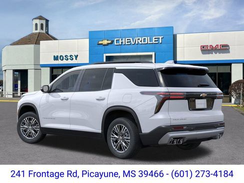 New 2026 Chevrolet Traverse LT w/ Driver Confidence Package image 3